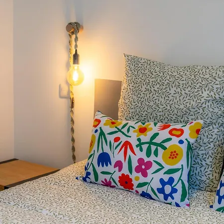 Old Town Nice, 2 Bedrooms & 2 Bathrooms,quiet, Ac For 4 People Appartement Nice