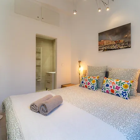 Old Town Nice, 2 Bedrooms & 2 Bathrooms,quiet, Ac For 4 People Apartman *