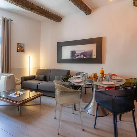 Apartman Old Town Nice, 2 Bedrooms & 2 Bathrooms,quiet, Ac For 4 People