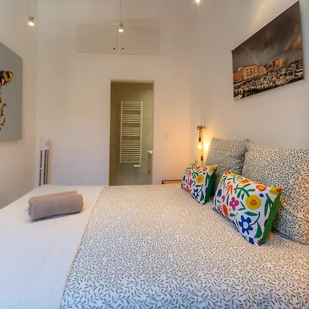 Old Town Nice, 2 Bedrooms & 2 Bathrooms,quiet, Ac For 4 People Apartman Nizza