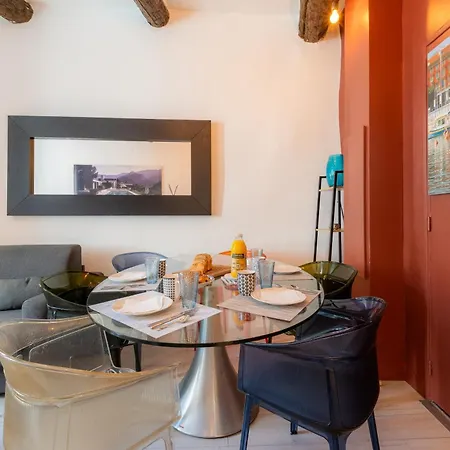 Apartman Old Town Nice, 2 Bedrooms & 2 Bathrooms,quiet, Ac For 4 People *